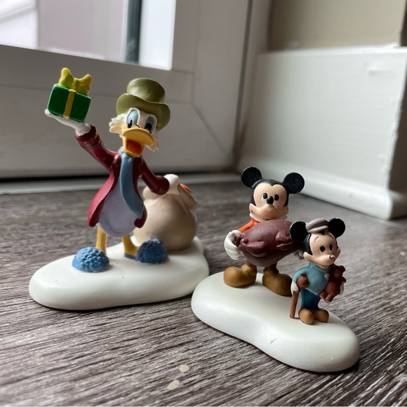 Dept 56 “A Merry Mickey Christmas, Cratchits!" Retired Christmas Set Disney - Picture 3 of 8